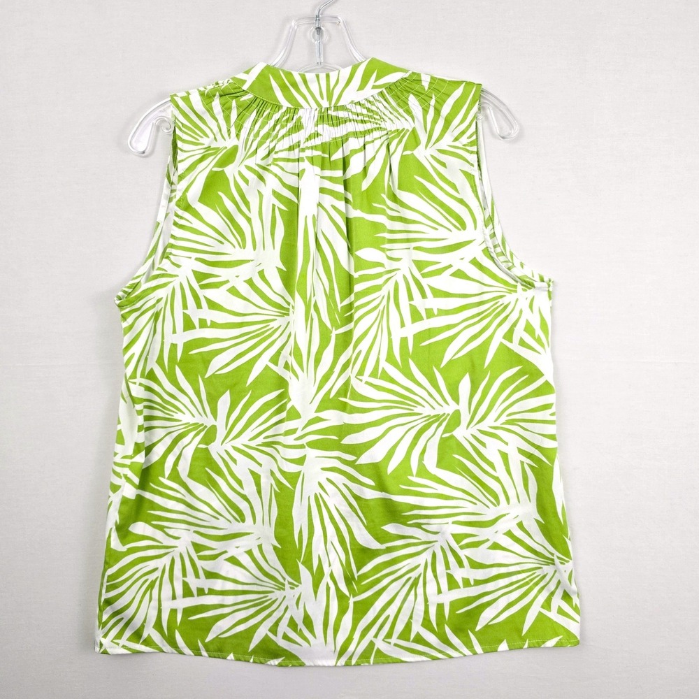 Buckhead Betties Sleeveless 1/2 Button Front V-Neck Floral Print Top Green M - Picture 2 of 6